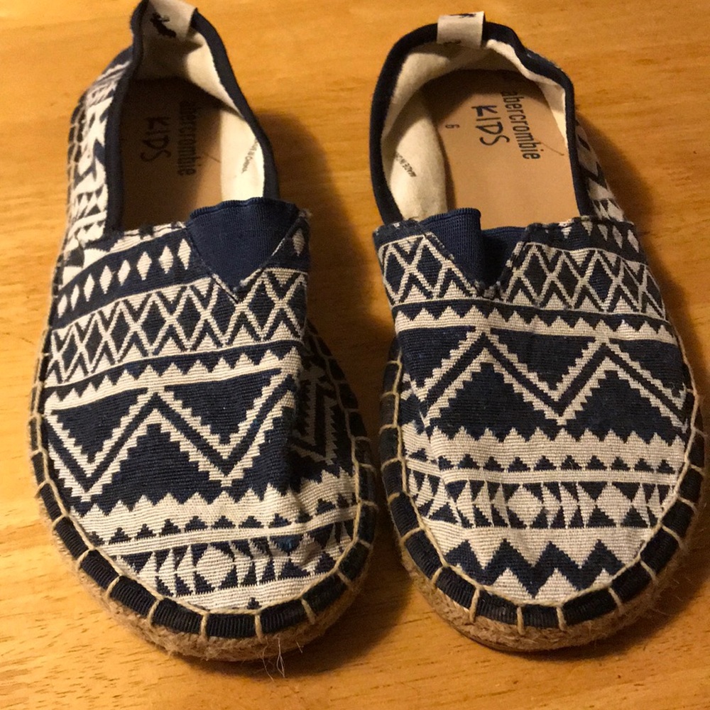 Abercrombie kids shoes